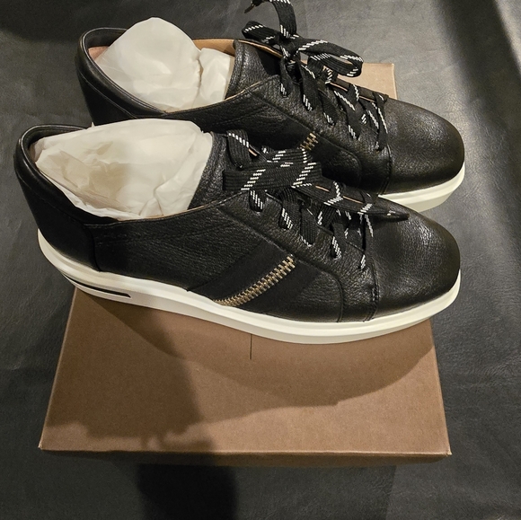 Linea Paolo Karen Casual shoe. NWT. Black, Size 9.5 - Picture 4 of 9